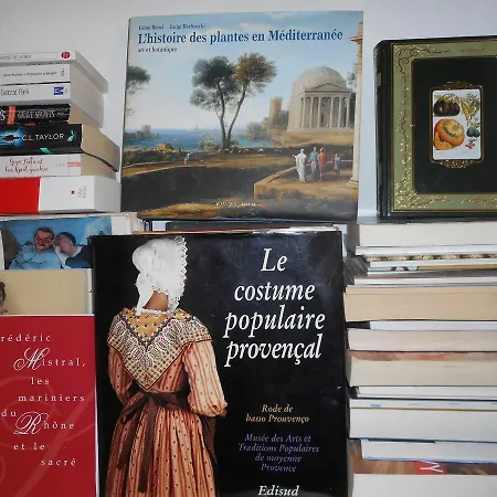 Petit Grenier Douillet De Cathie Roquemaure (Gard)