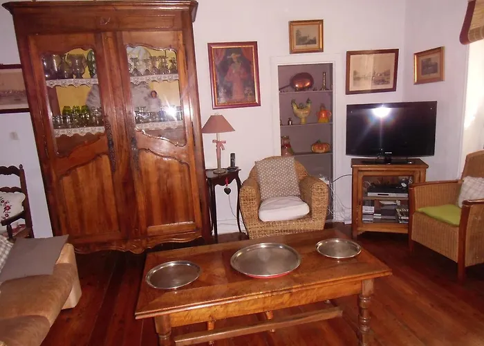 Semesterbostad Petit Grenier Douillet De Cathie