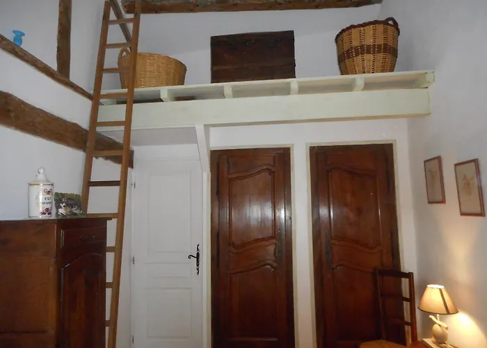 Semesterbostad Petit Grenier Douillet De Cathie